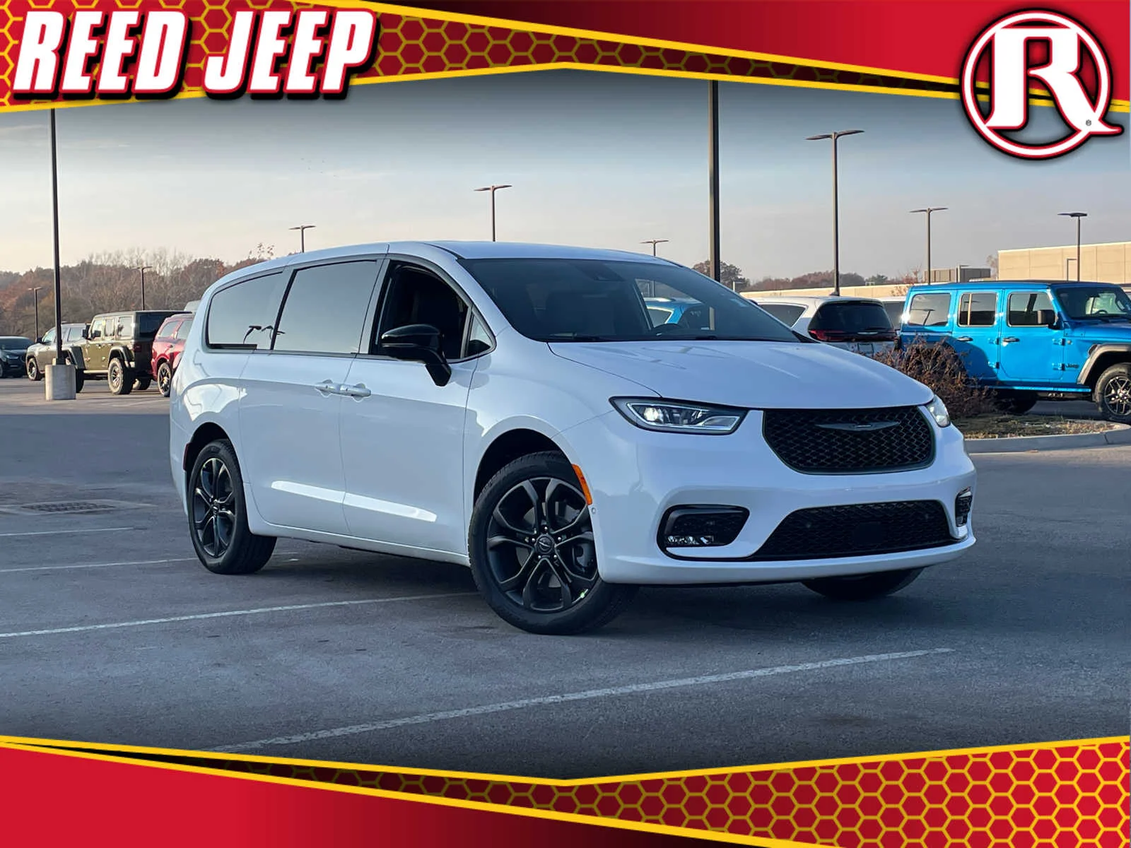 2026 Chrysler Pacifica Select