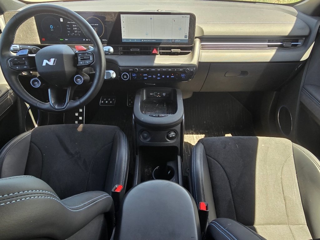 Used 2025 Atlas White Hyundai Base (A1) image 26