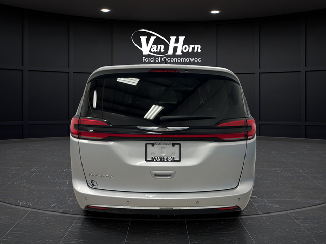 Used 2024 Silver Mist Clearcoat Chrysler Touring L image 6