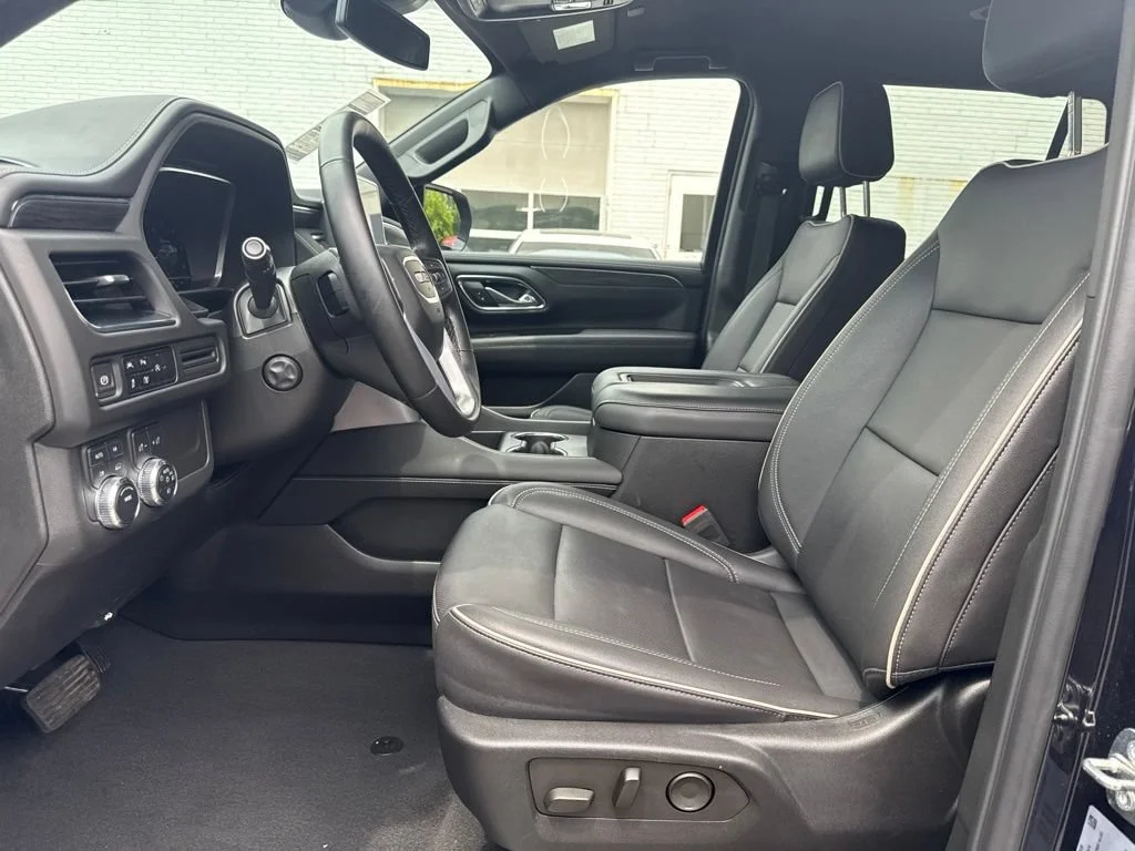 Used 2023 Midnight Blue Metallic GMC SLT image 9