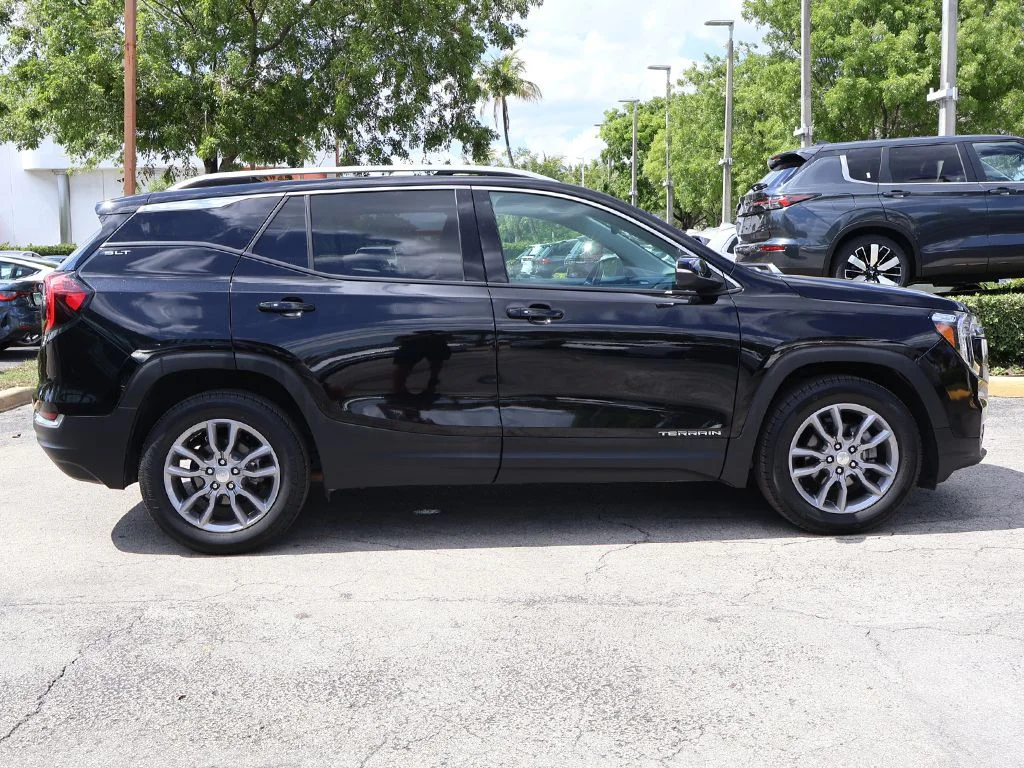 Used 2024 Black GMC SLT image 18