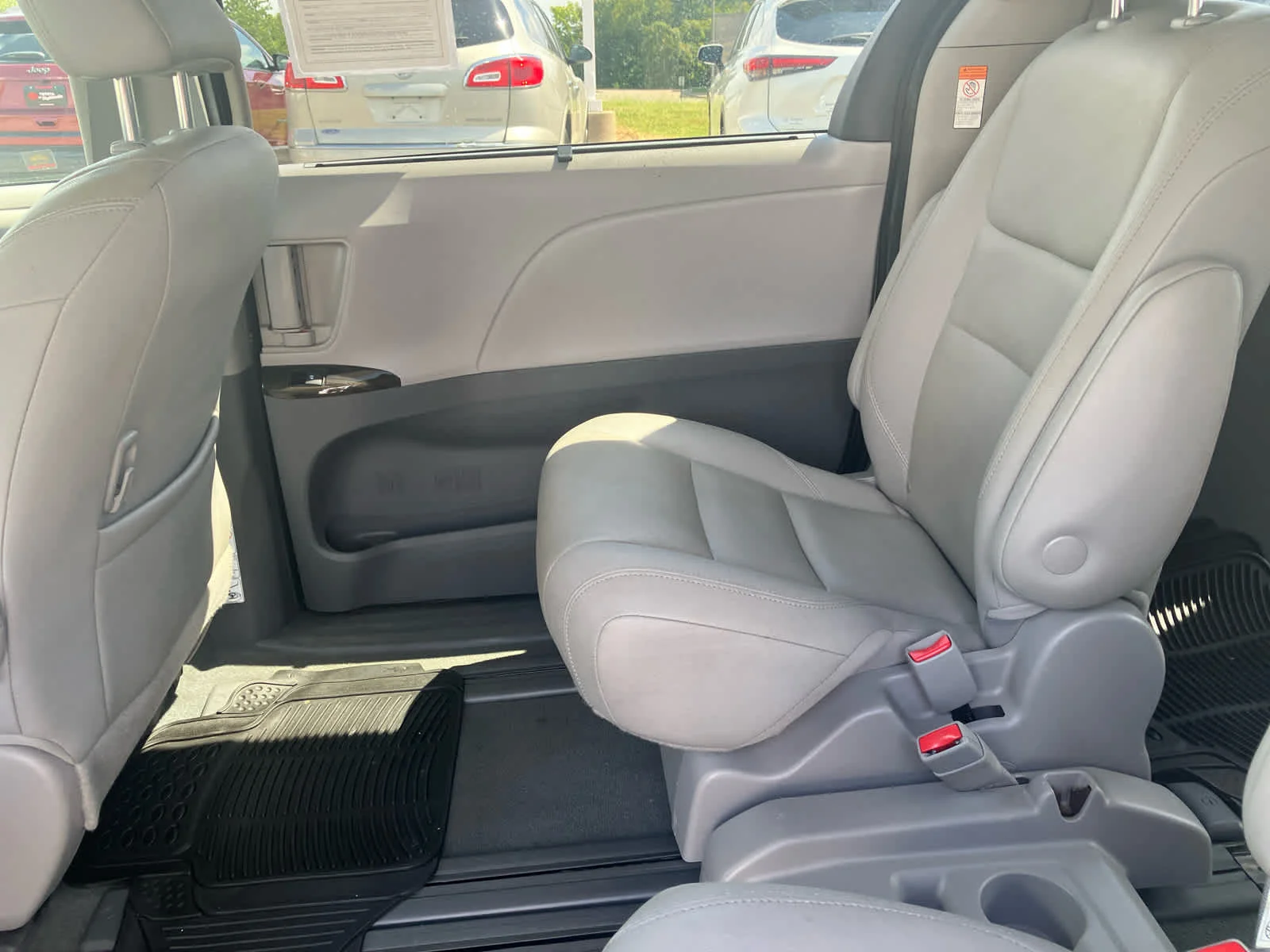 Used 2020 Midnight Black Metallic Toyota XLE image 30