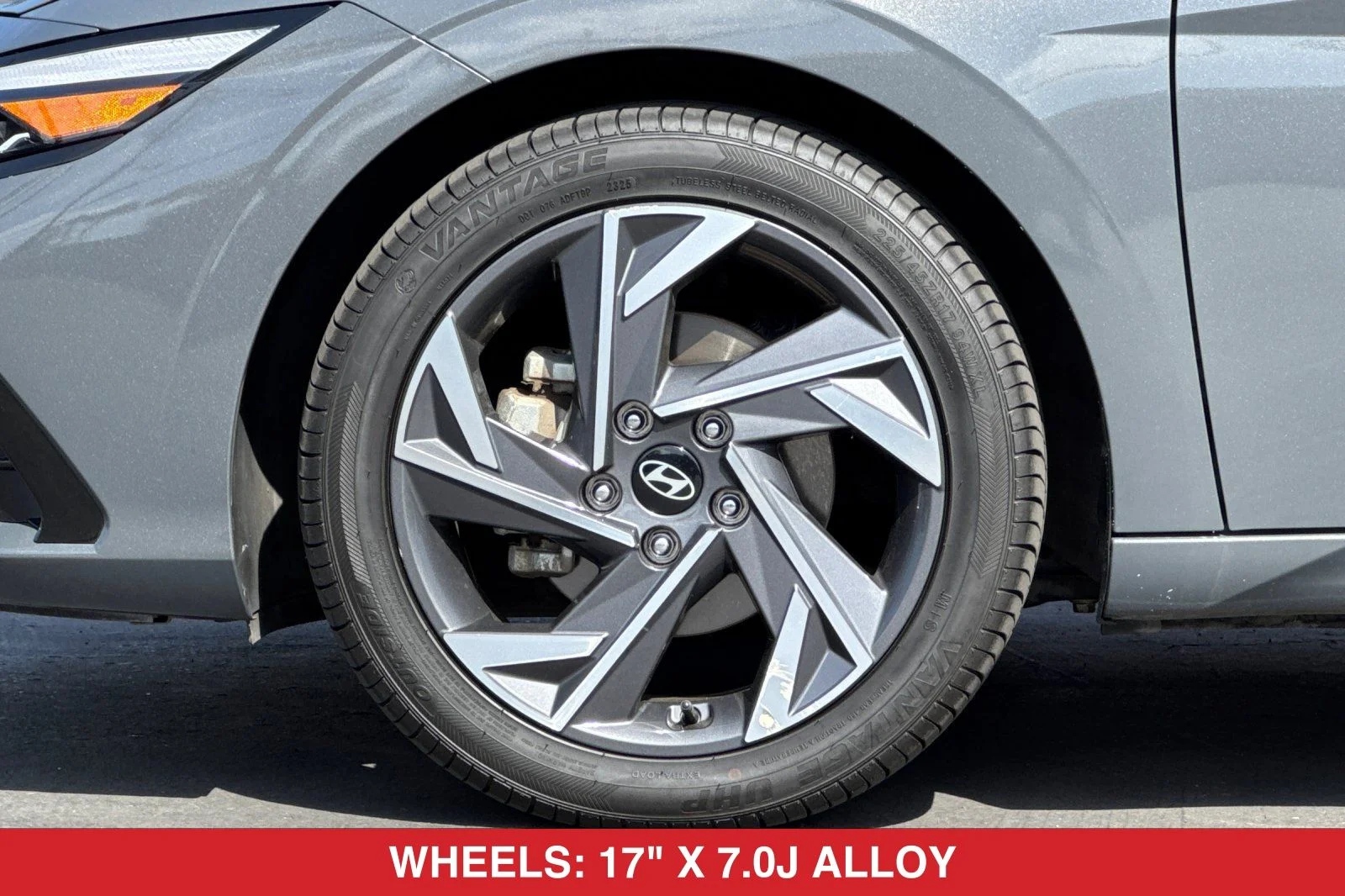 Used 2025 Gray Hyundai Limited image 27