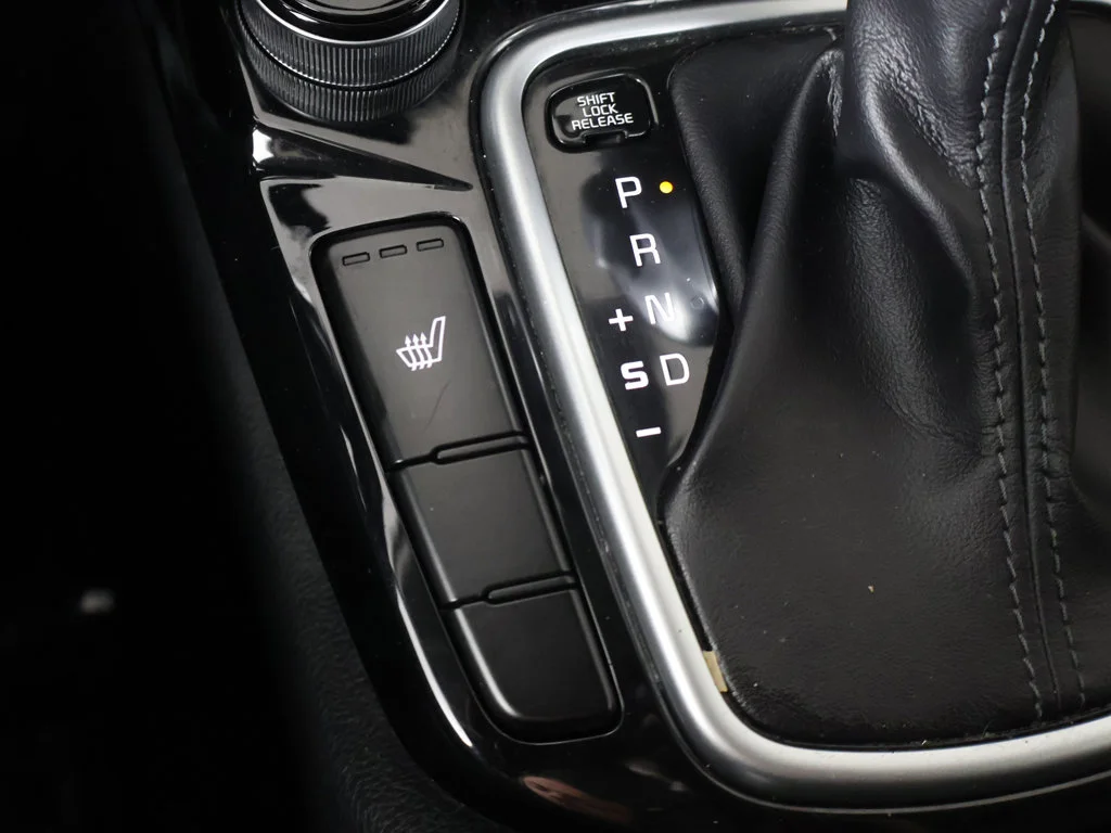 Used 2021 White Kia EX image 49