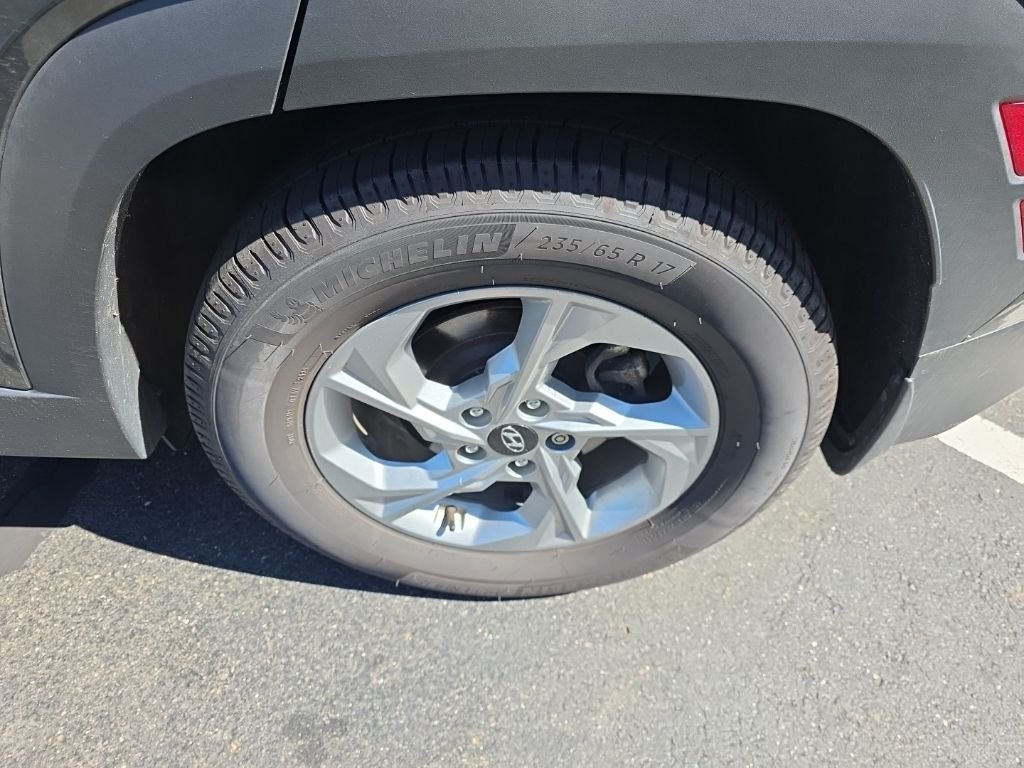 Used 2022 Gray Hyundai SEL image 10