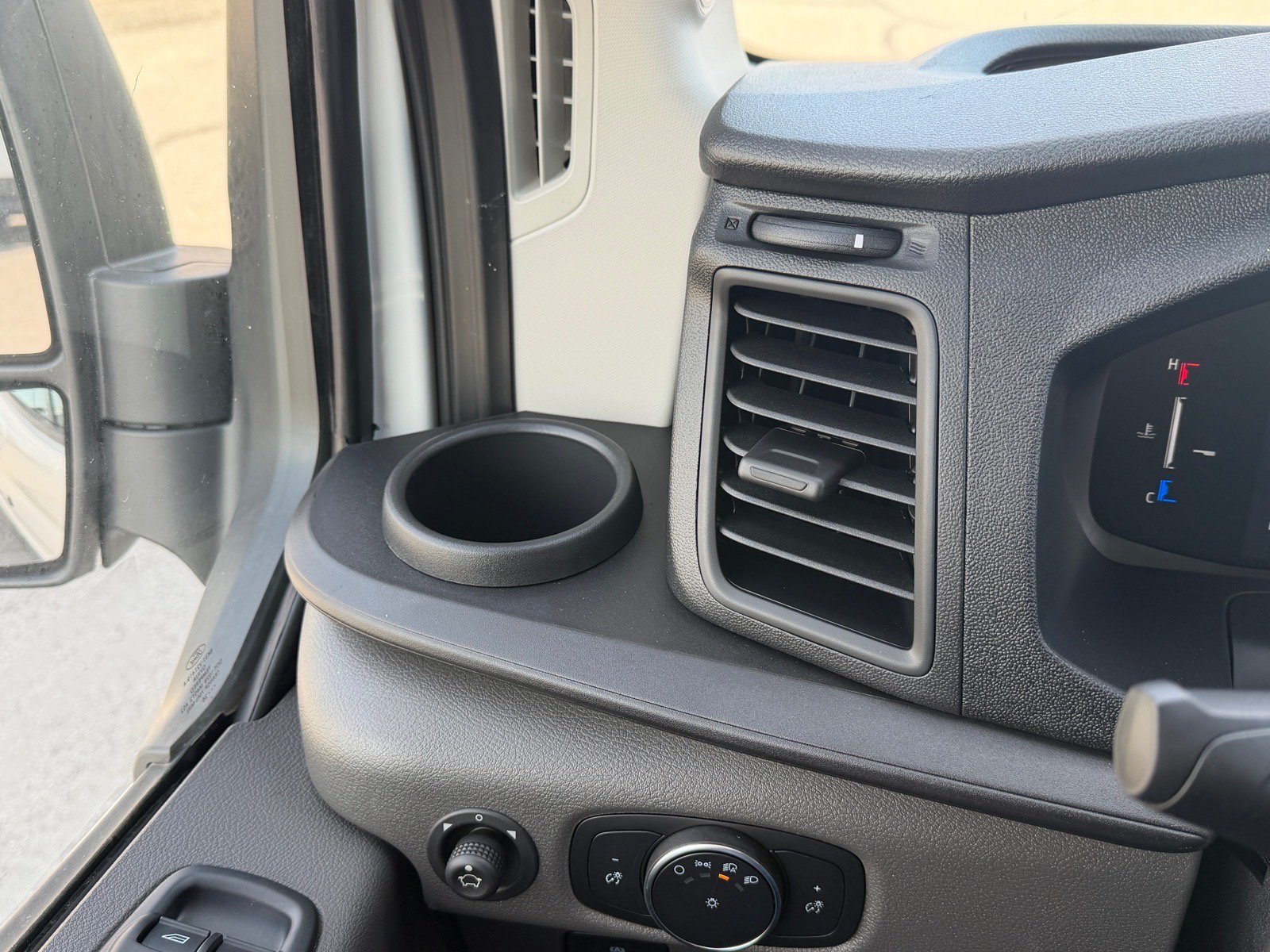 New 2027 Oxford White Ford Cargo Van image 19
