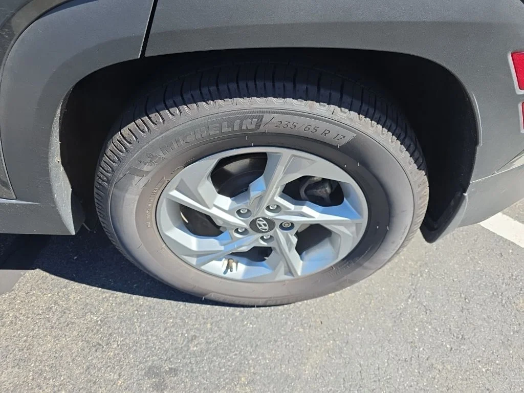 Used 2022 Gray Hyundai SEL image 10