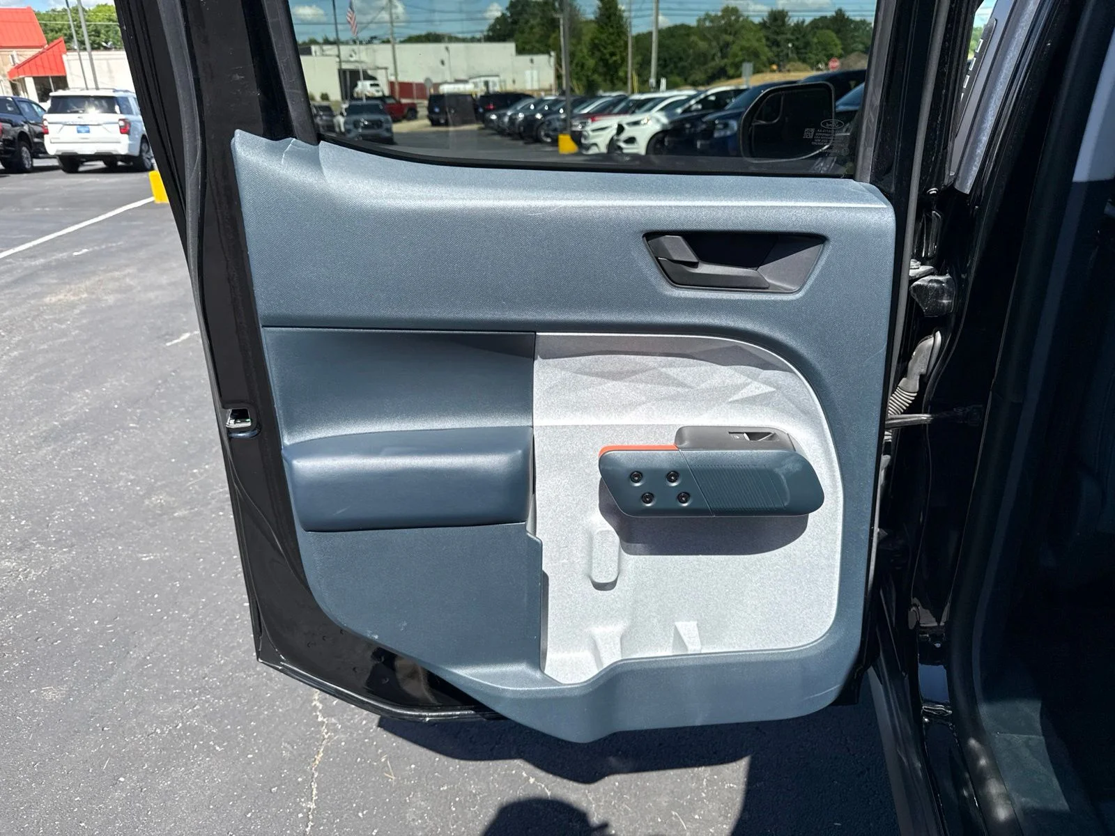 Used 2022 Black Ford XLT image 39