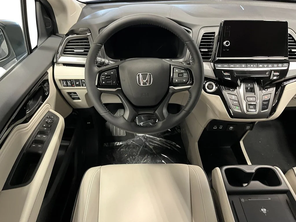 New 2027 Modern Steel Metallic Honda Touring image 26