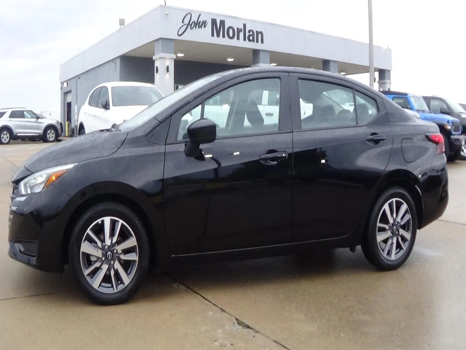 Used 2025 Super Black (kh3) Nissan SV image 1