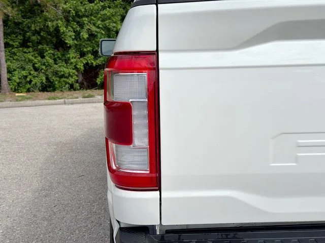 Used 2023 White Metallic Ford LARIAT image 10