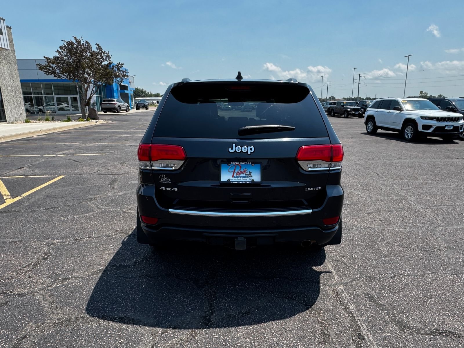 Used 2016 Steel Metallic JEEP Limited image 8