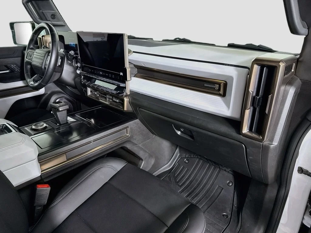 Used 2023 INTERSTELLAR WHITE GMC 3X image 30