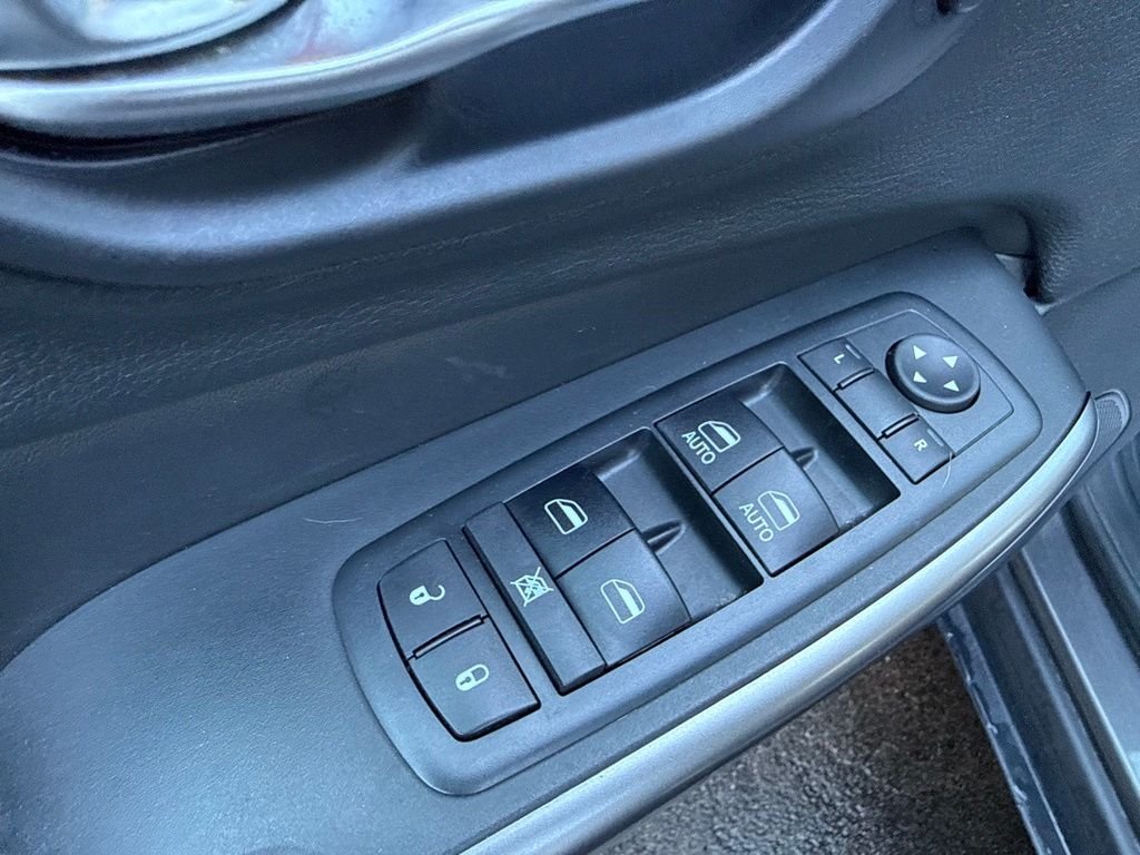 Used 2019 Gray Jeep Limited image 22