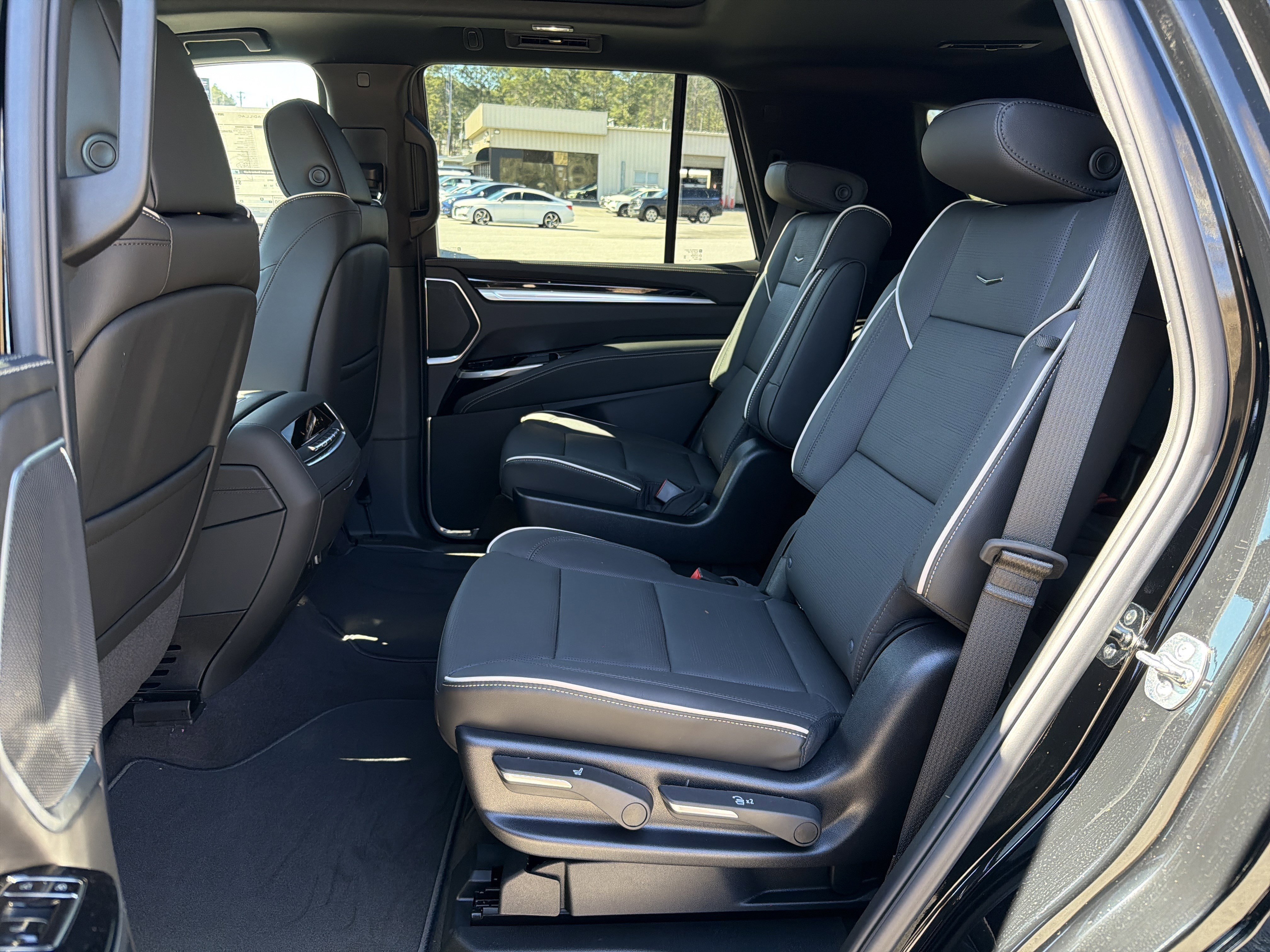 2026 Cadillac Escalade Luxury - Photo 25