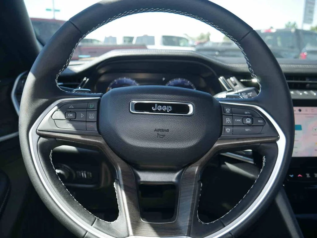 New 2026 White Jeep Altitude image 32