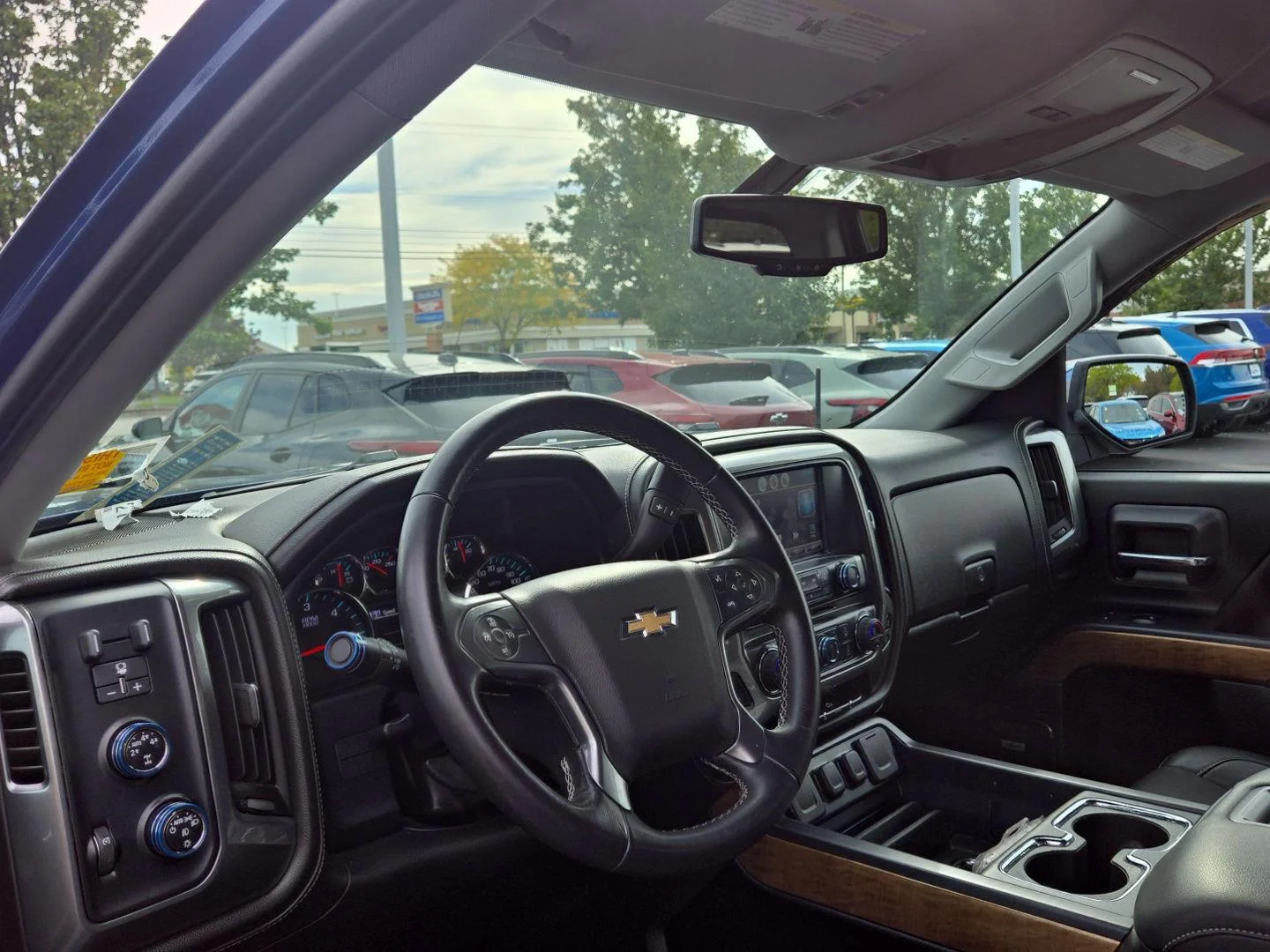 Used 2015 Deep Ocean Blue Metallic Chevrolet LTZ image 3