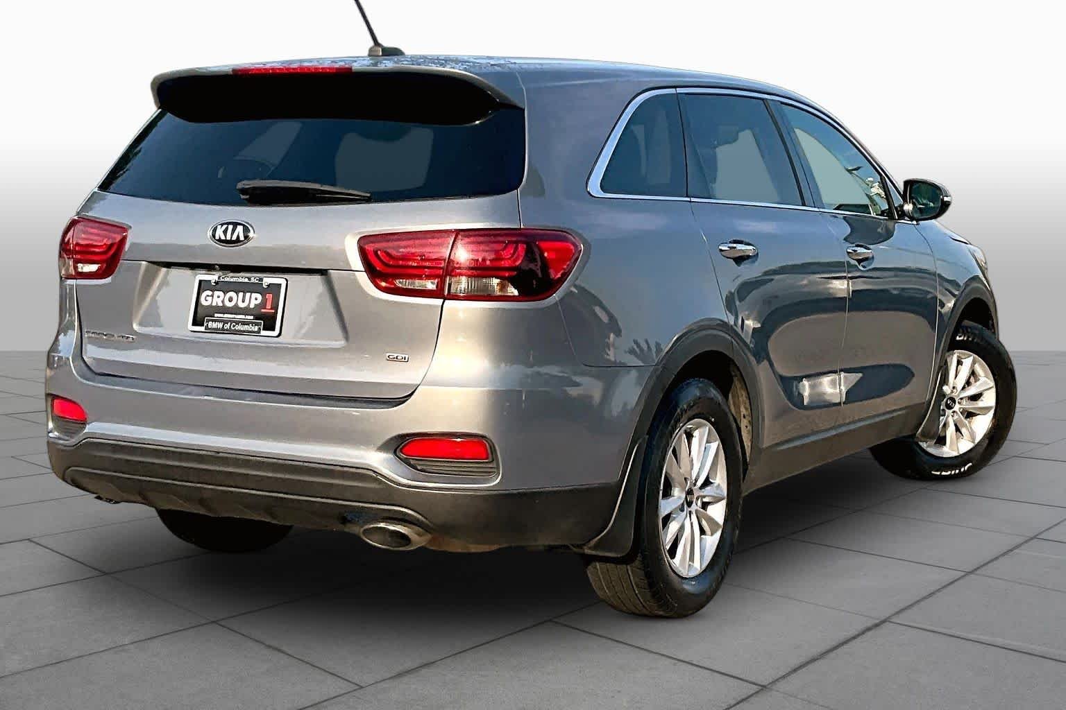 Used 2019 Everlasting Silver Kia L image 12