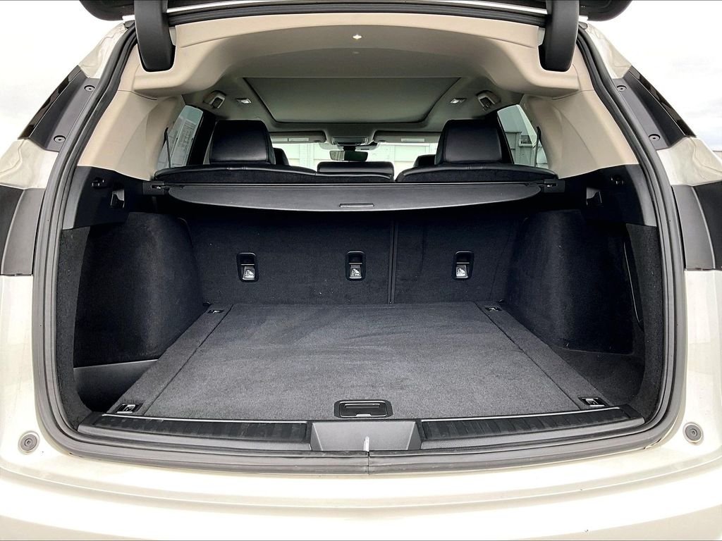 Used 2023 Platinum White Pearl Acura Base image 29