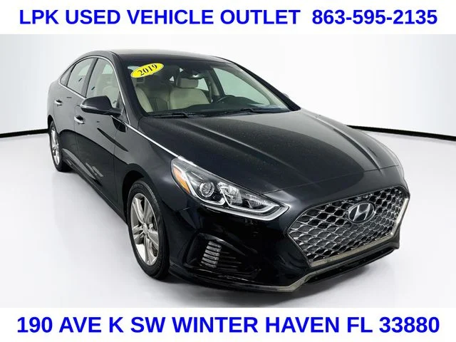 Used 2019 Black Hyundai SEL image 1