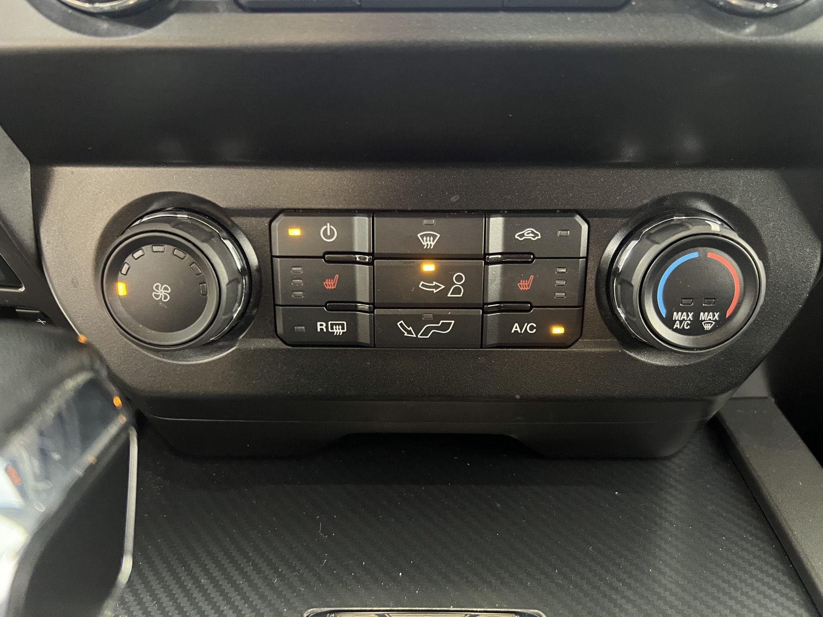 Used 2019 Oxford White Ford XLT image 19