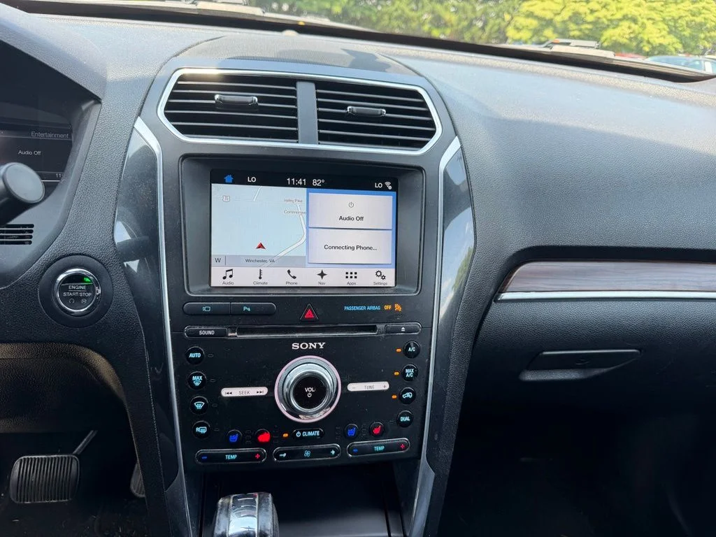 Used 2017 Blue Ford Limited image 16