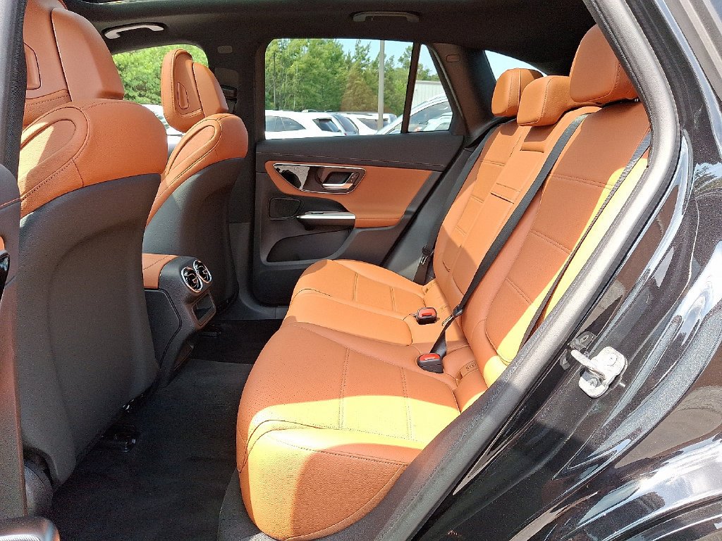 New 2027 Obsidian Black Metallic Mercedes-Benz GLC 300 image 25
