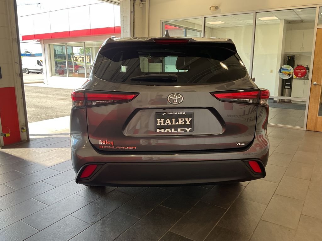 Used 2022 Gray Toyota XLE image 7