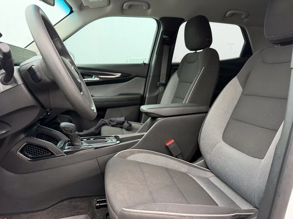 Used 2024 Summit White Chevrolet LT image 15