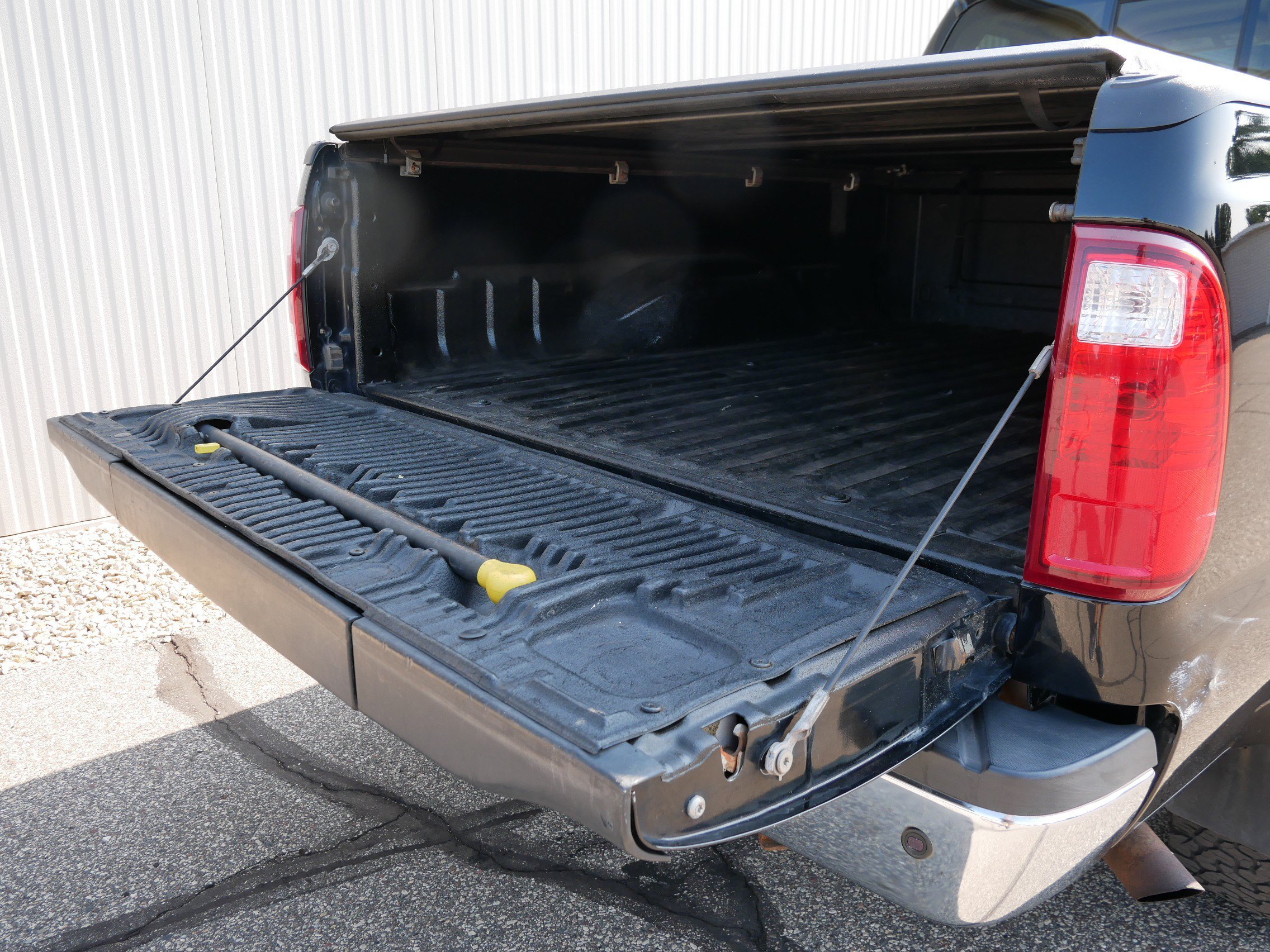 Used 2008 Black Ford Lariat image 12