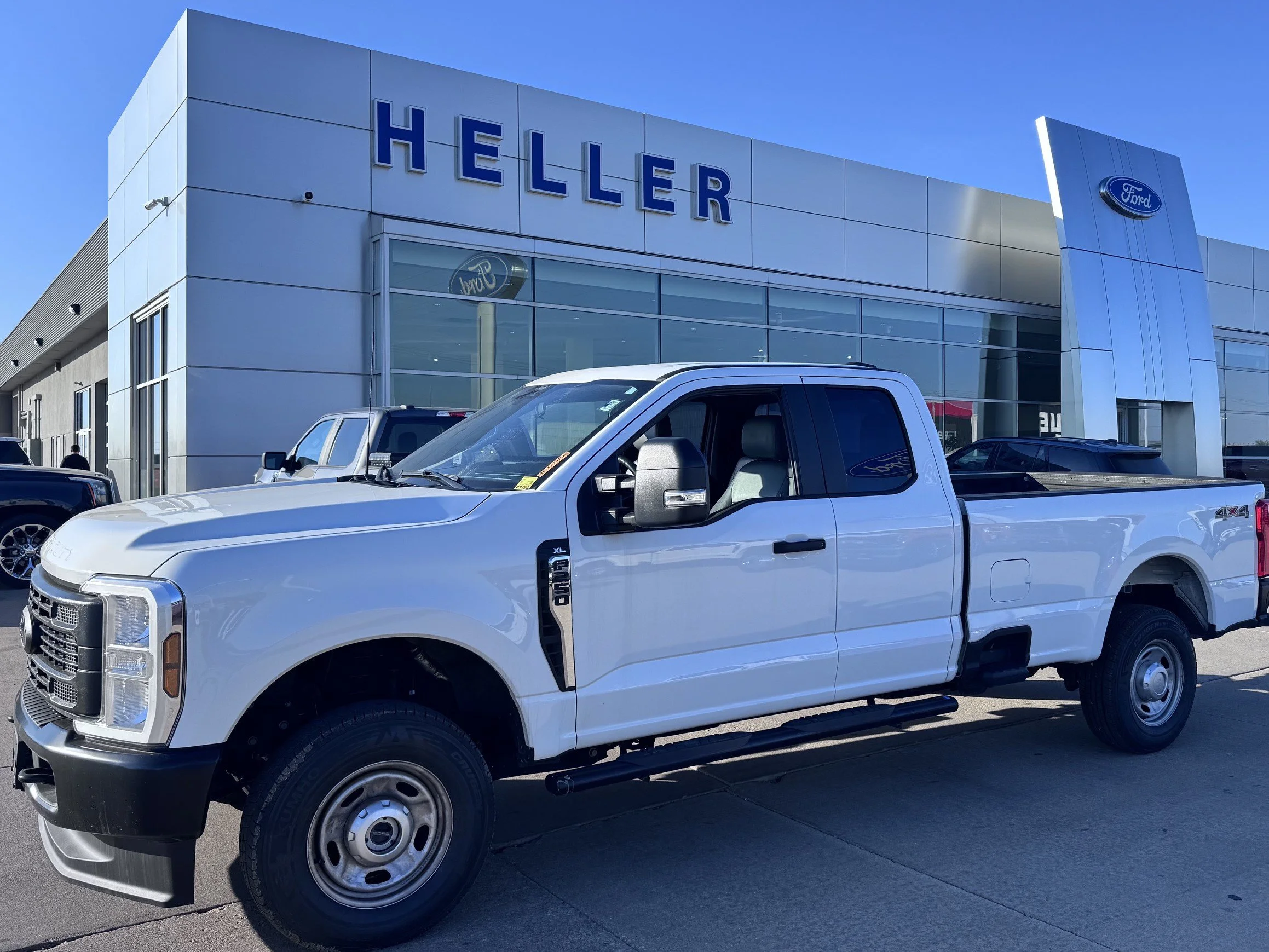 Used 2024 Oxford White Ford XL image 3