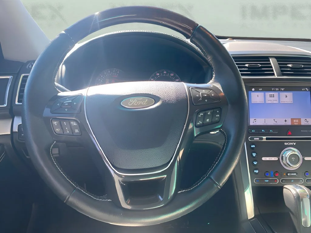Used 2017 White Ford Platinum image 17