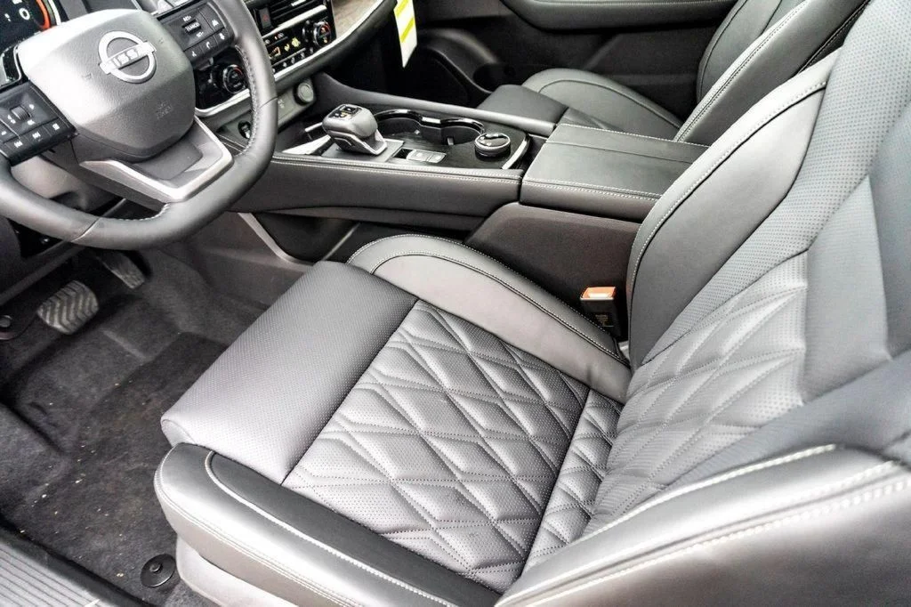 New 2026 White Nissan Platinum image 10