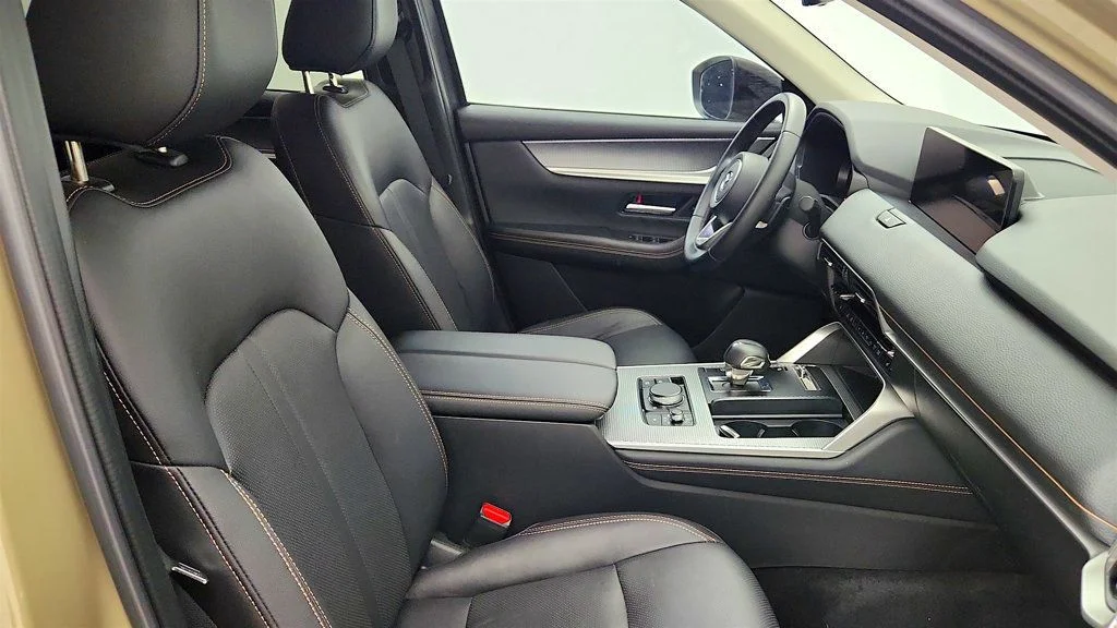 Used 2025 Zircon Sand Metallic Mazda Premium Package AWD image 22