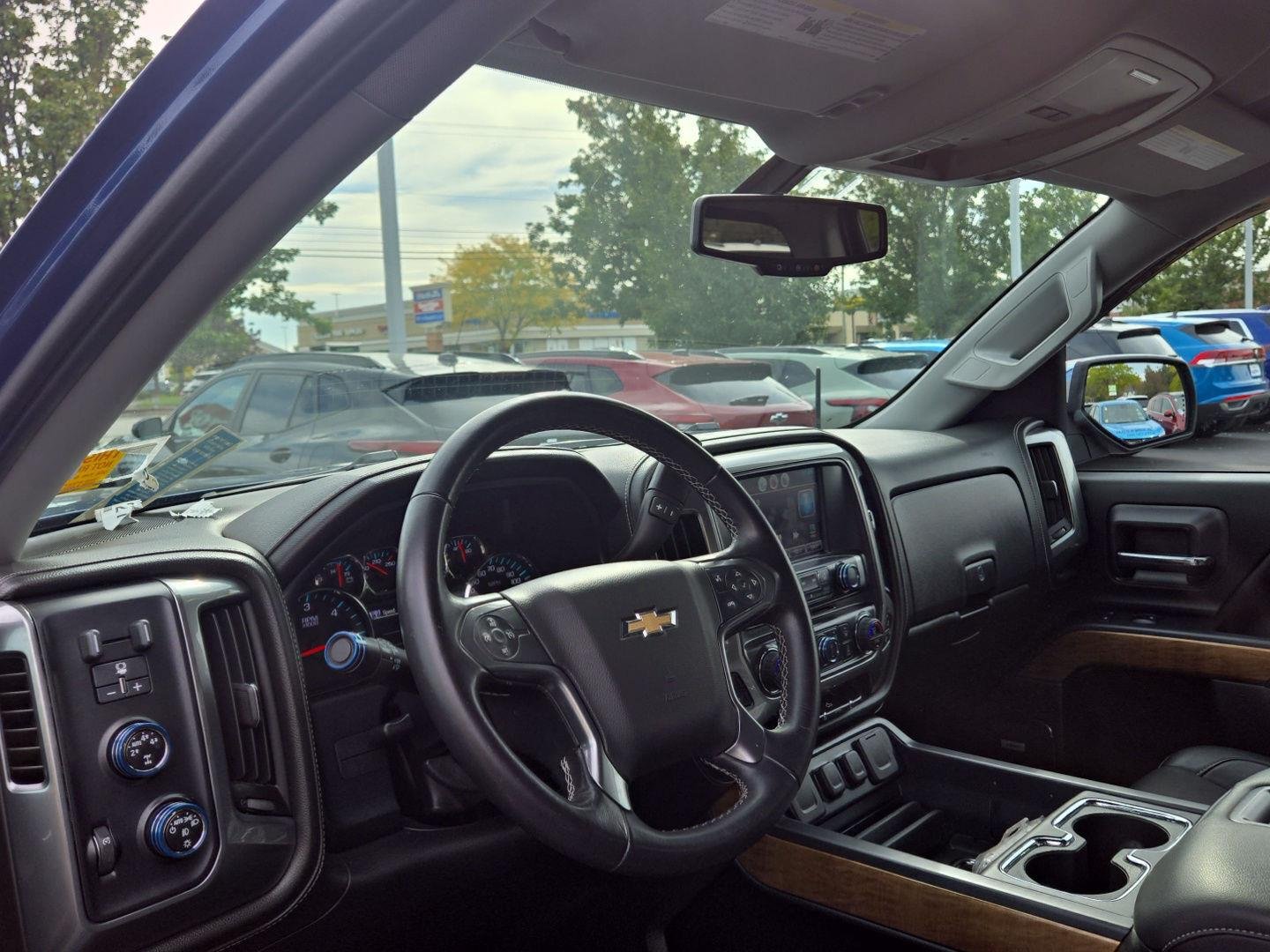 Used 2015 Deep Ocean Blue Metallic Chevrolet LTZ image 3