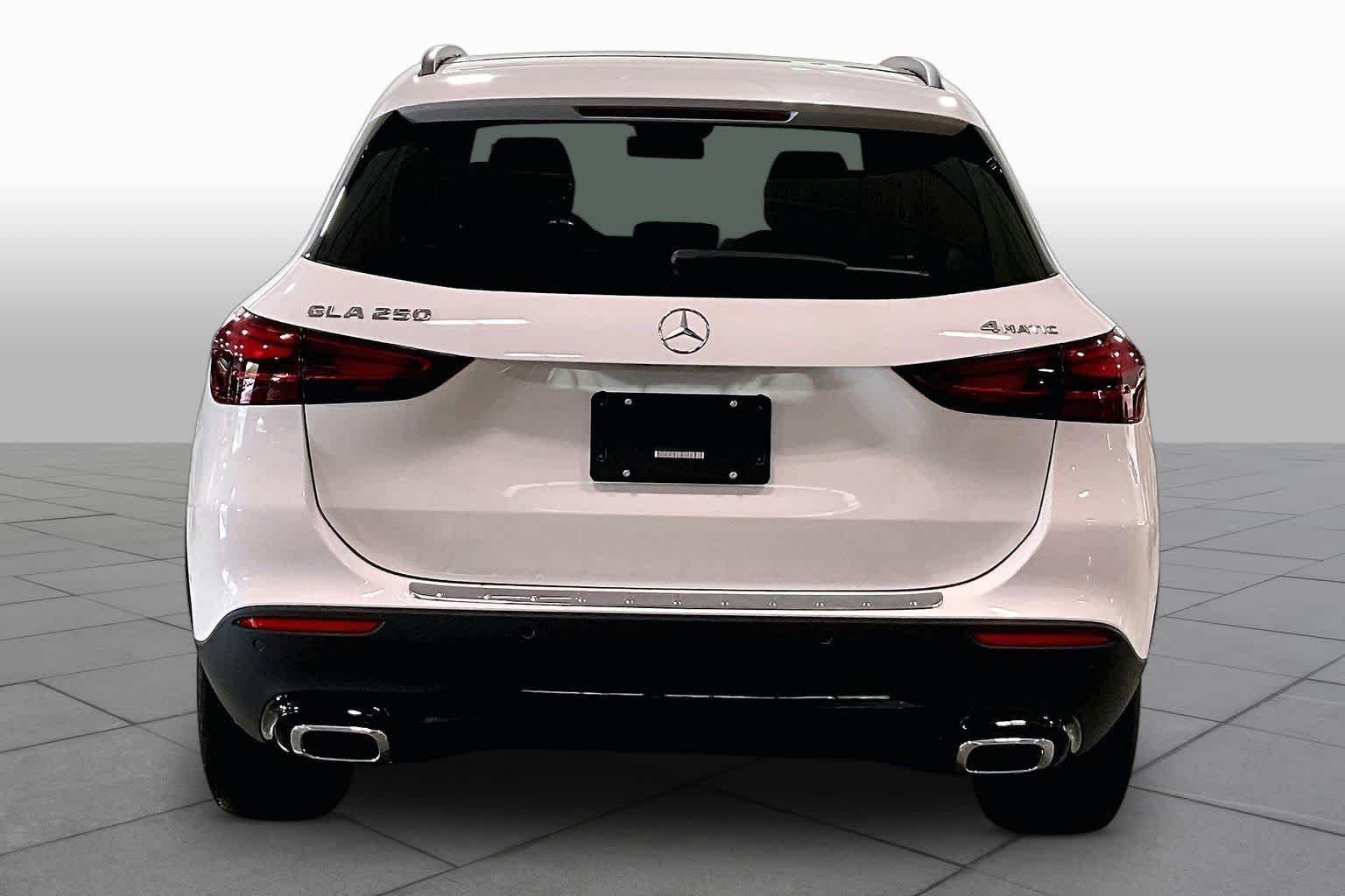 New 2026 Polar White Mercedes-Benz GLA 250 image 5