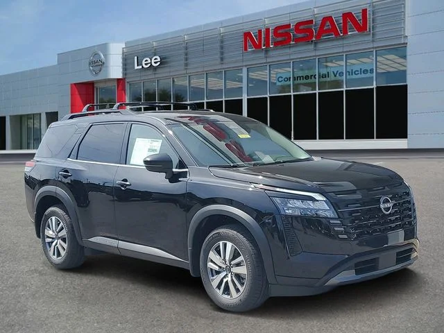 2026 Nissan Pathfinder SL 4WD's photo