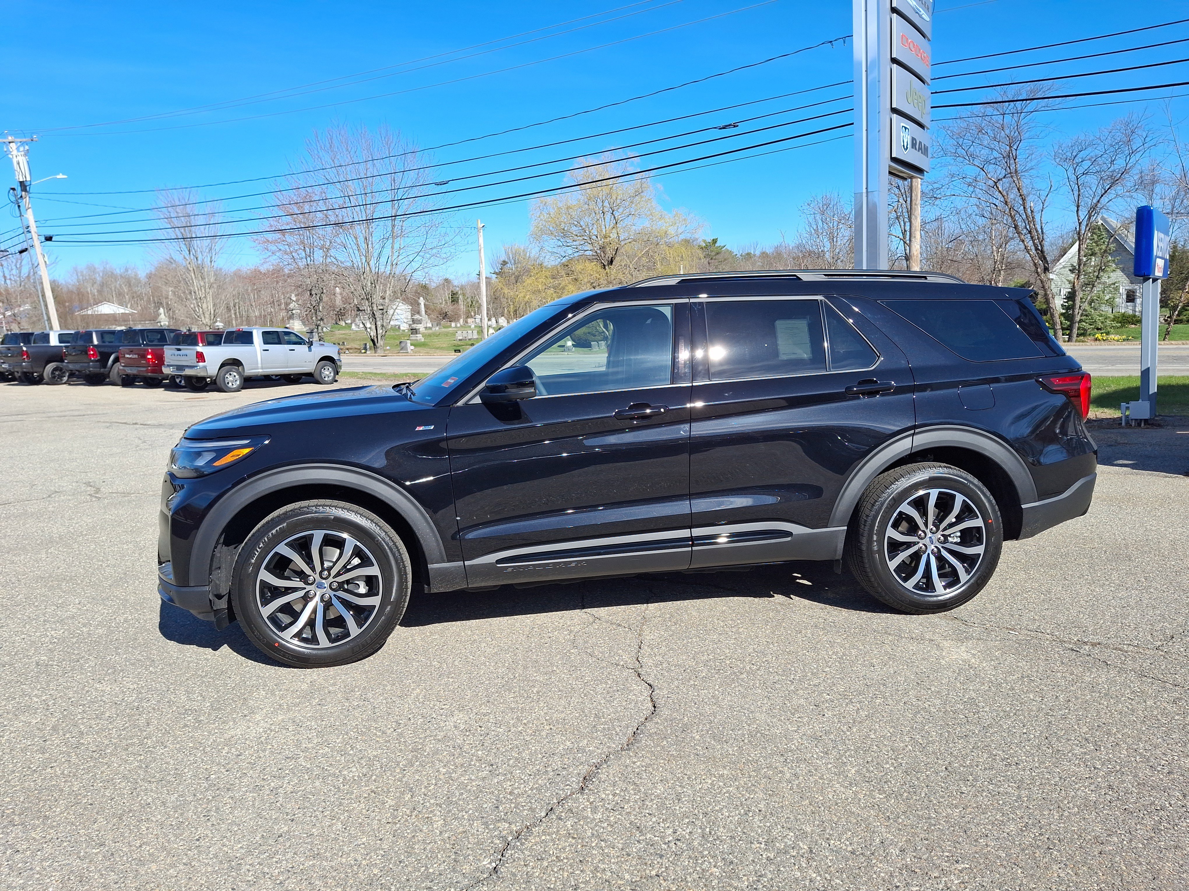 New 2026 Agate Black Metallic Ford ST-Line image 6