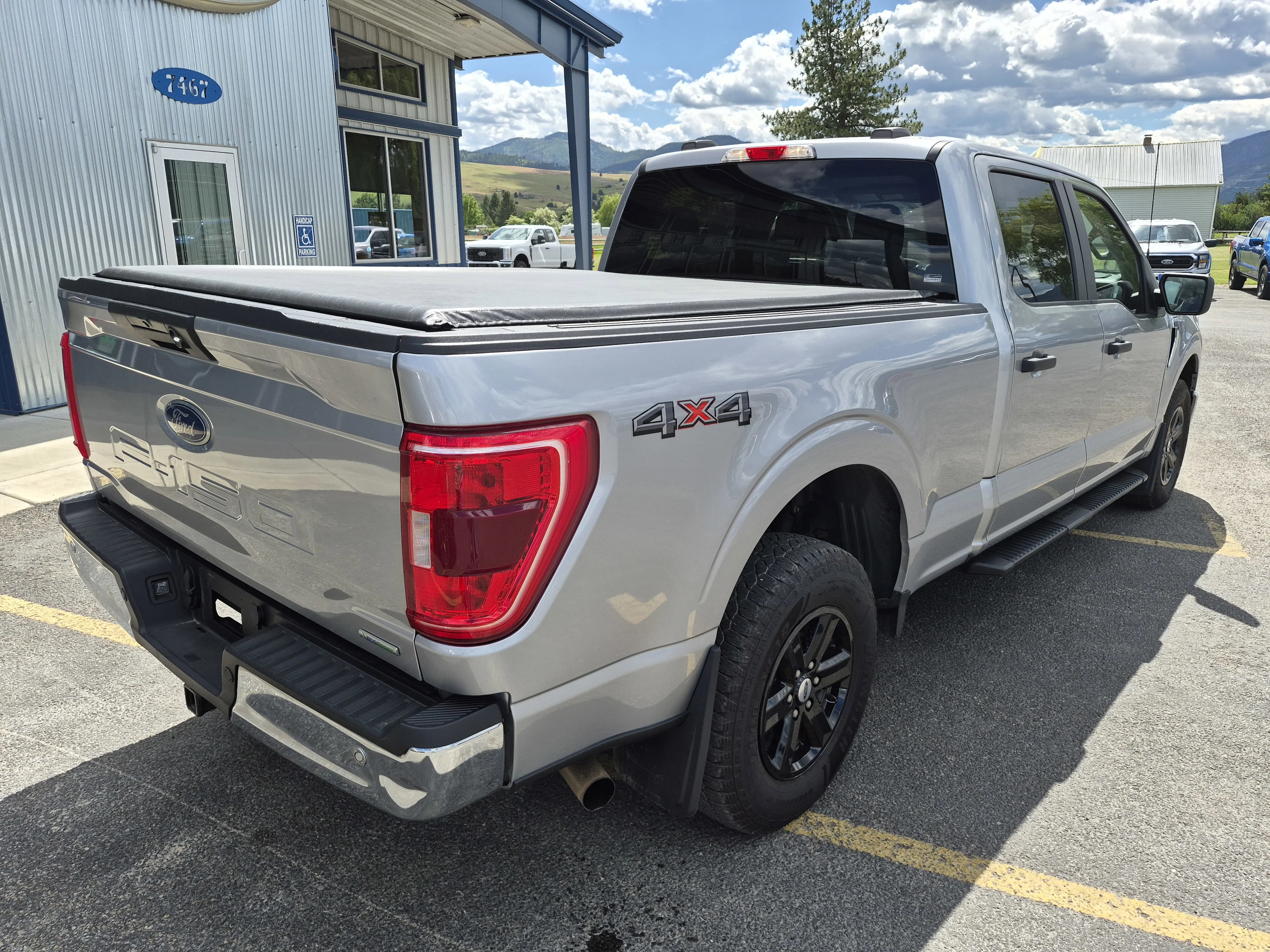 Used 2022 Silver Ford XLT image 14