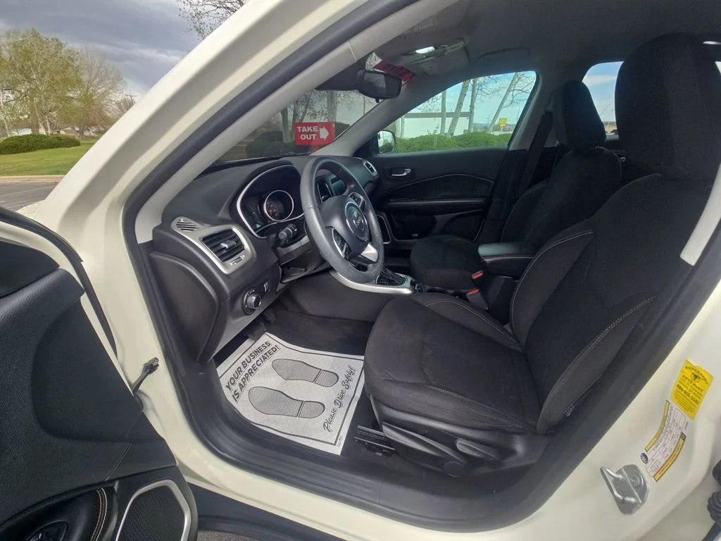 Used 2019 White Clearcoat Jeep Sport image 23