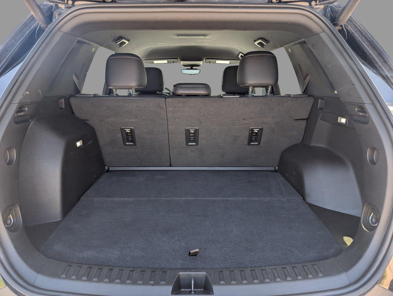 Certified Used 2025 Mosaic Black Metallic Chevrolet LT image 5