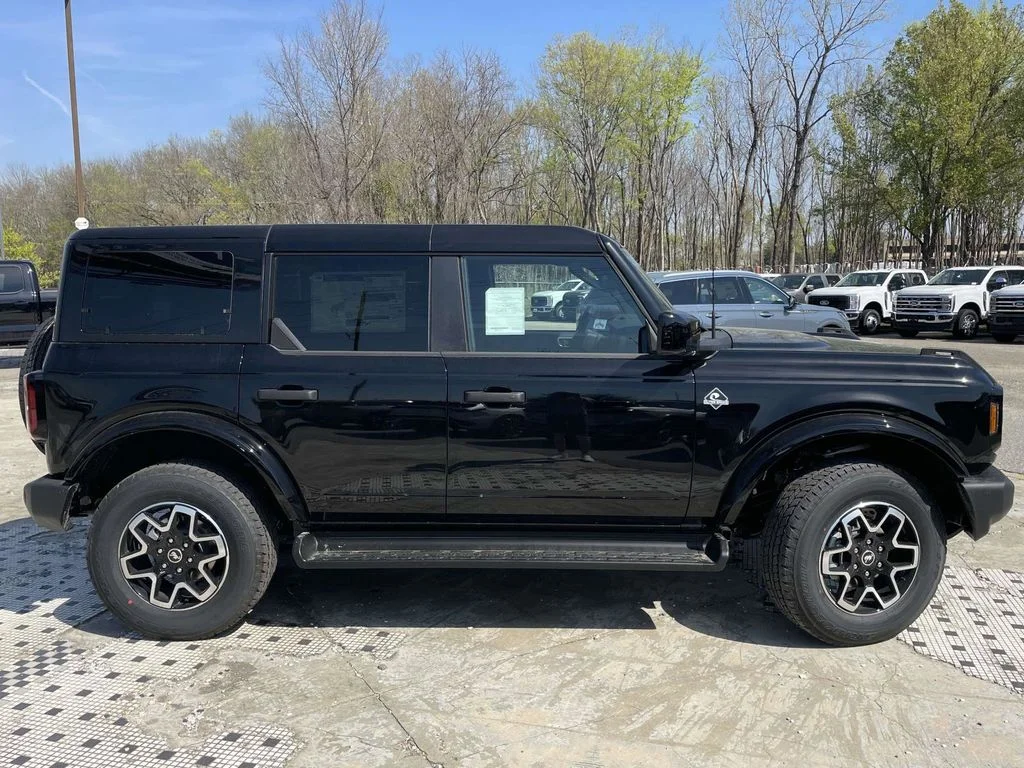 New 2026 Black Ford Outer Banks image 2