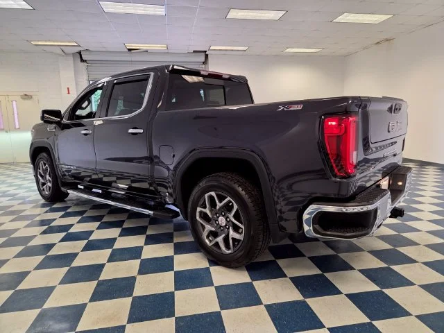 Used 2023 TITANIUM RUSH METALLIC GMC SLT image 5