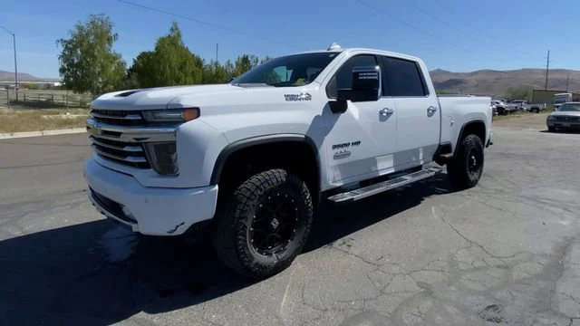 Used 2020 SUMMIT WHITE Chevrolet High Country image 4
