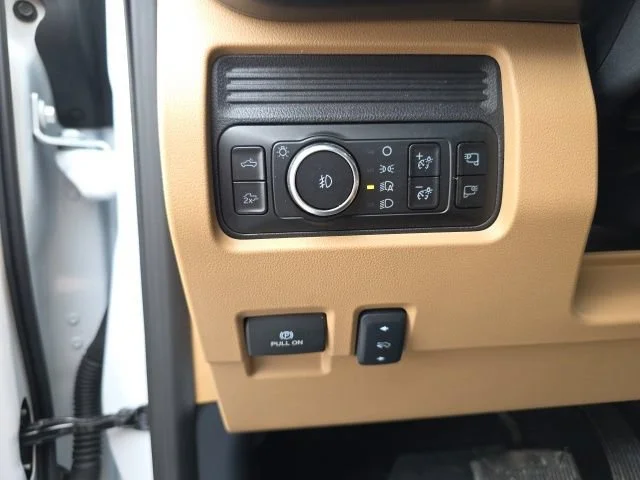 Used 2025 White Ford XL image 11