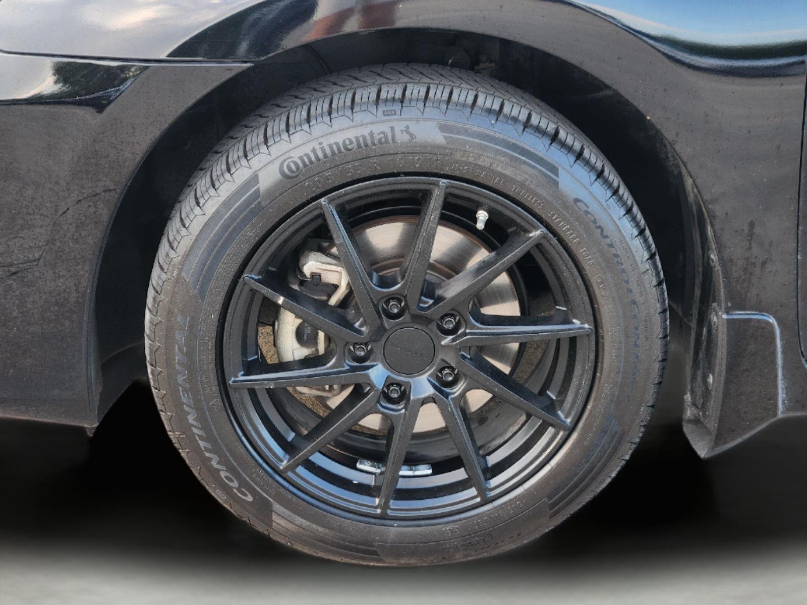 Used 2016 Super Black Nissan SV image 9