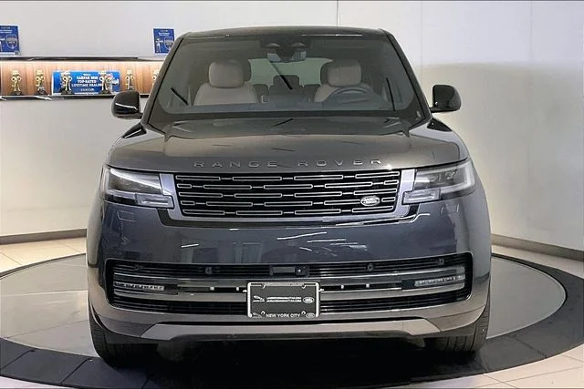 Used 2025 Gray Land Rover SE image 2