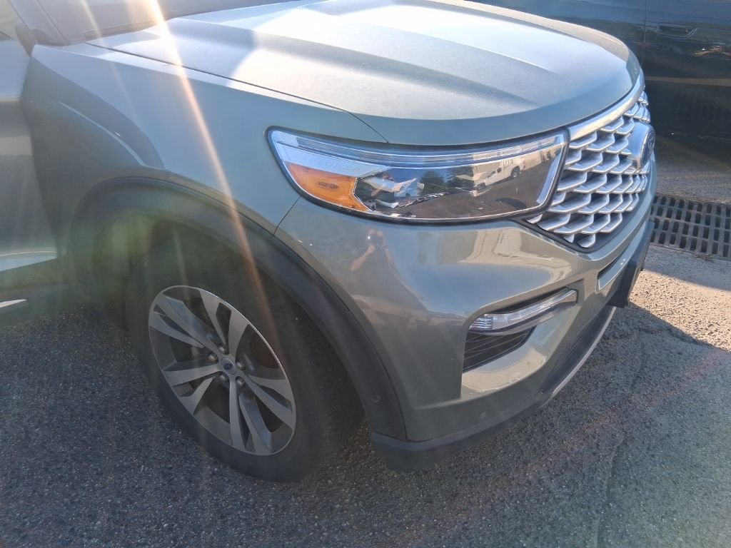 Used 2020 Green Ford Platinum image 18