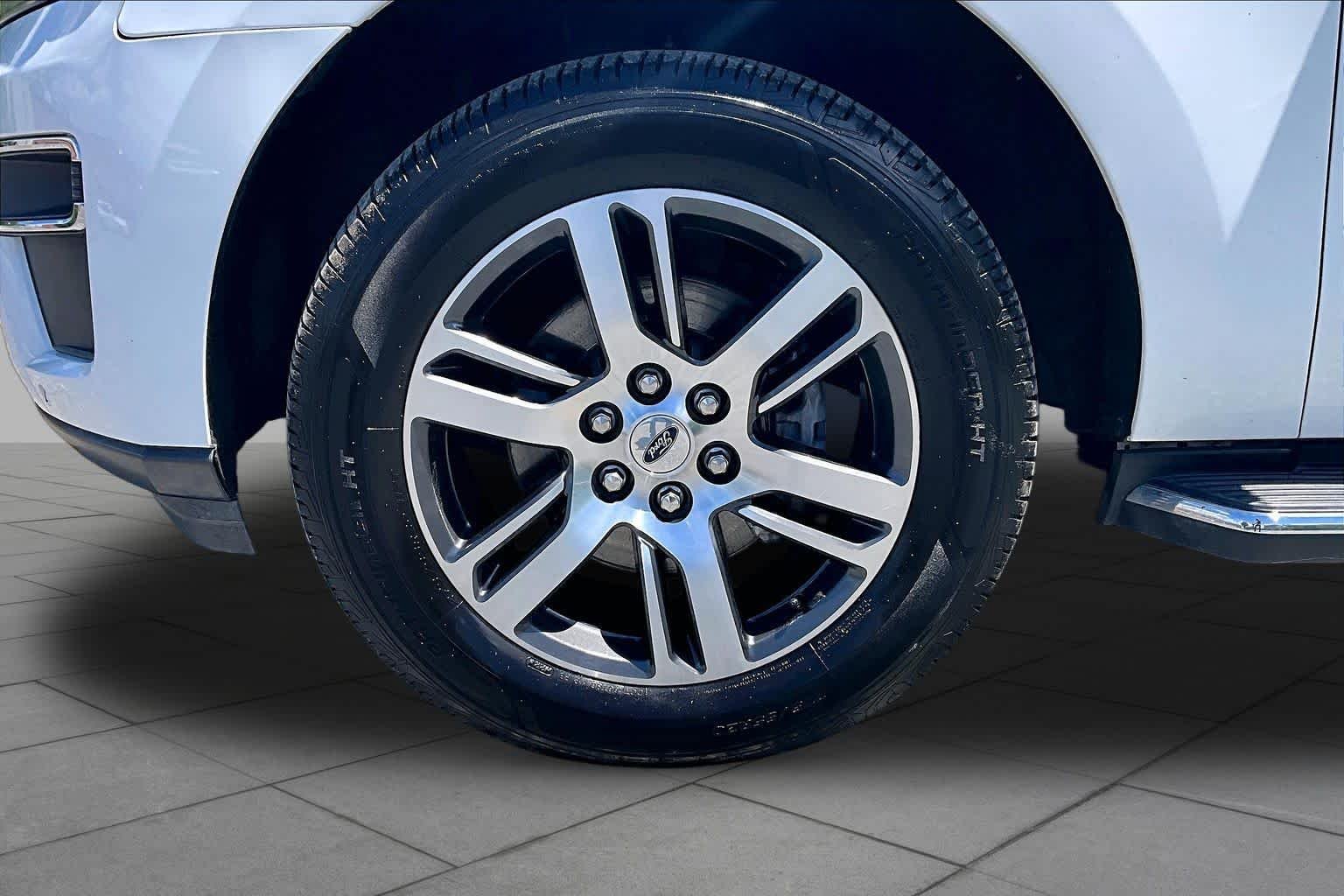 Certified Used 2023 Oxford White Ford Limited image 15