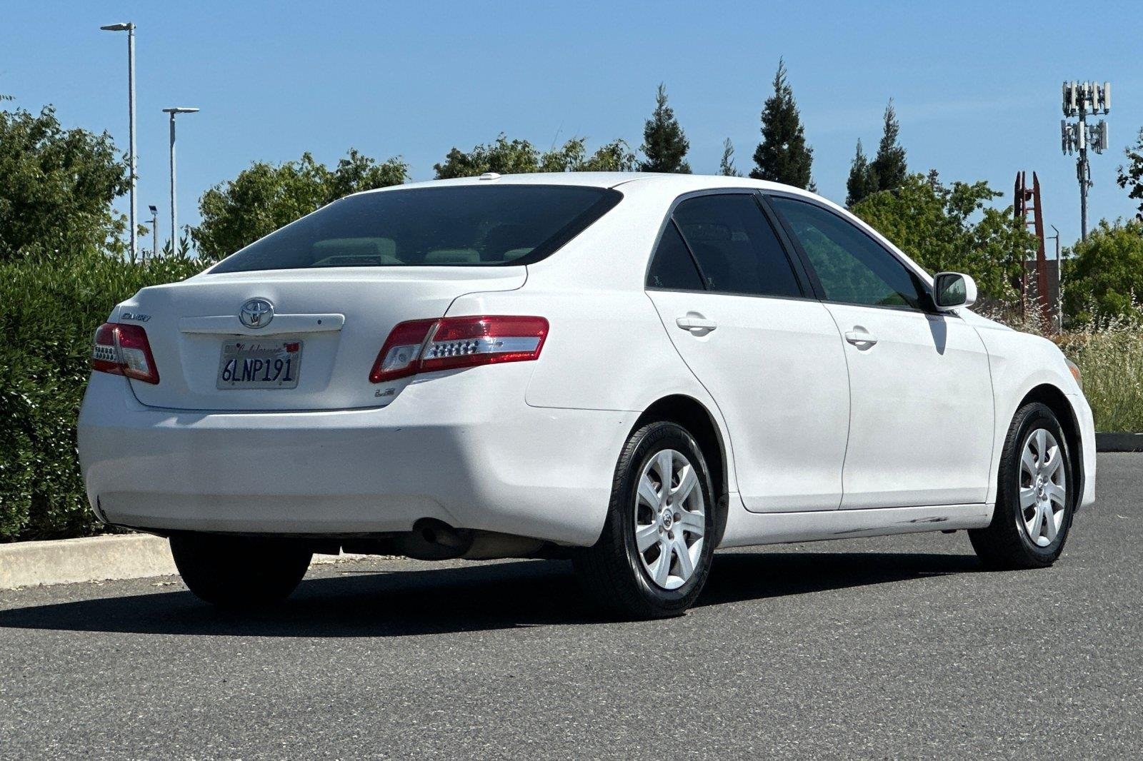 Used 2010 Super White Toyota SE image 3